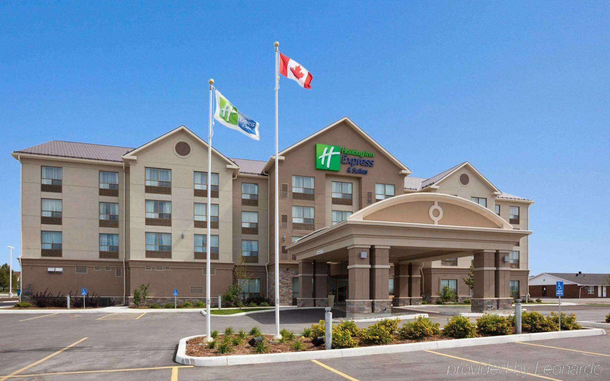 Holiday Inn Express & Suites New Liskeard מראה חיצוני תמונה