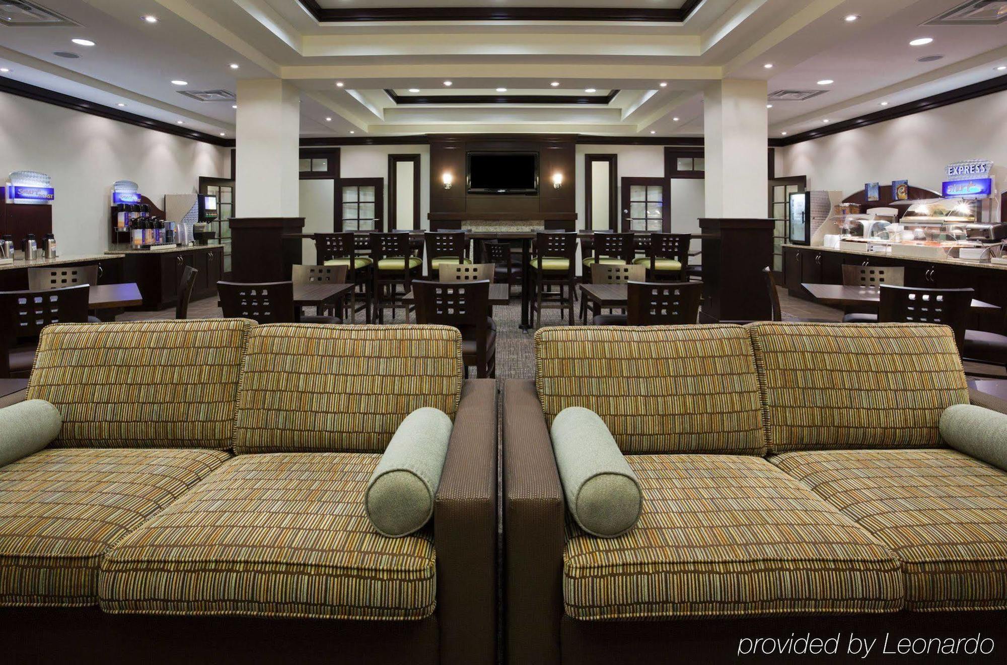Holiday Inn Express & Suites New Liskeard מסעדה תמונה