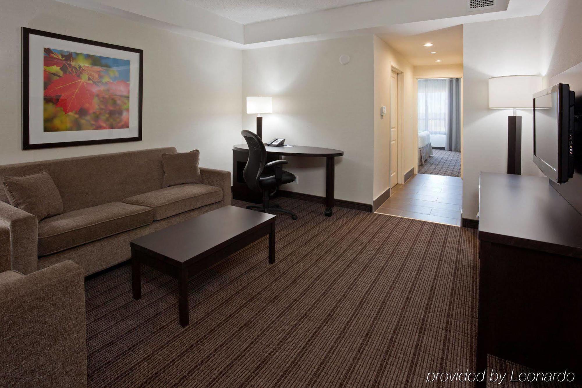 Holiday Inn Express & Suites New Liskeard חדר תמונה