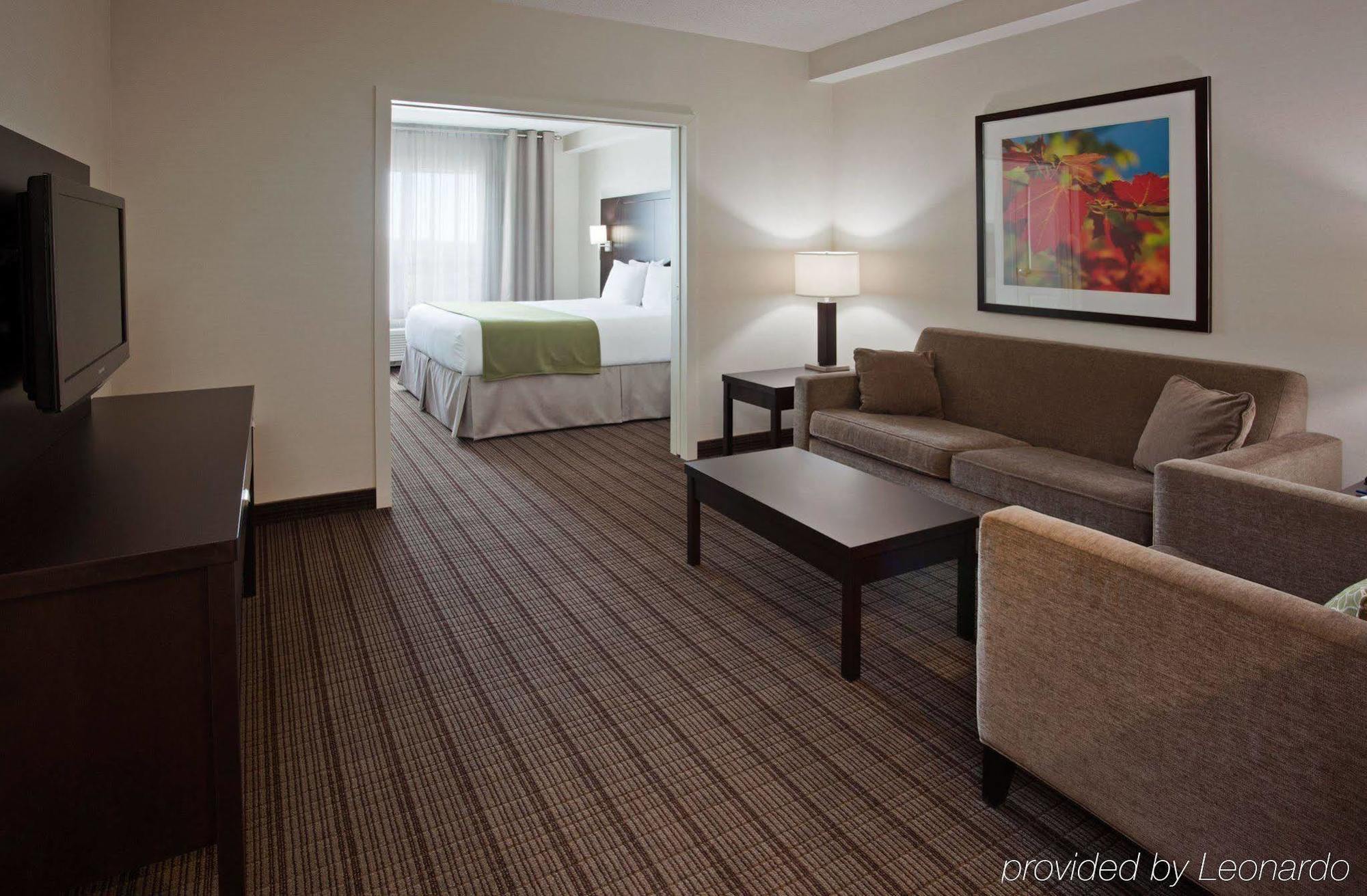 Holiday Inn Express & Suites New Liskeard חדר תמונה