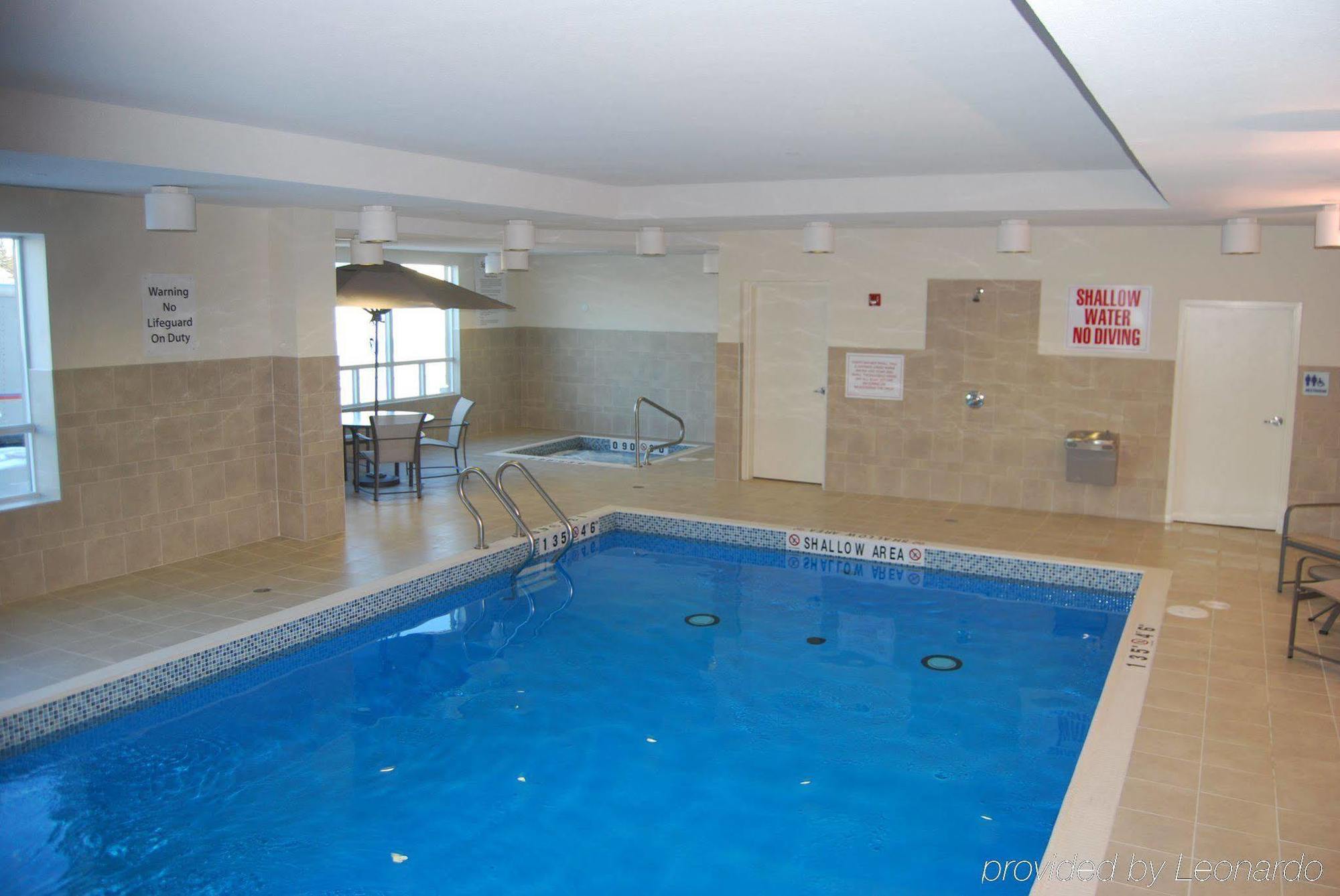 Holiday Inn Express & Suites New Liskeard מראה חיצוני תמונה