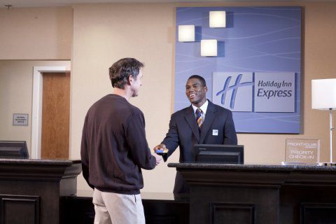 Holiday Inn Express & Suites New Liskeard מראה פנימי תמונה